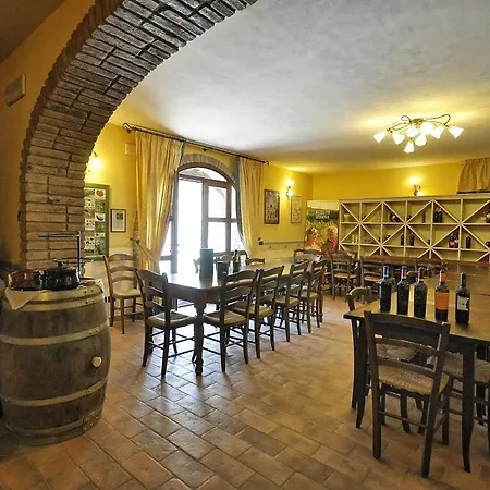 Διαμέρισμα Vernazzano Basso Sleeps 6 T242205 Tuoro sul Trasimeno
