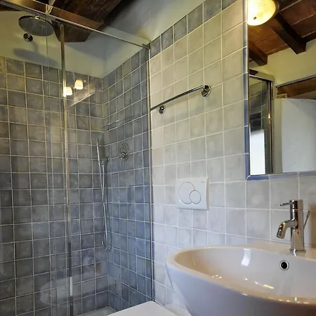 Vernazzano Basso Sleeps 6 T242205