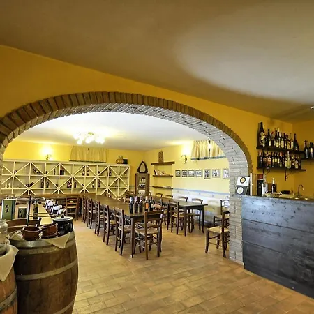 Vernazzano Basso Sleeps 6 T242205 *