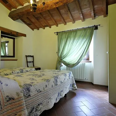 Vernazzano Basso Sleeps 6 T242205 * Tuoro sul Trasimeno