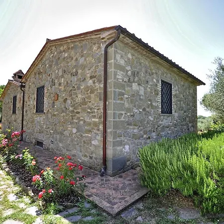 Vernazzano Basso Sleeps 6 T242205 * Tuoro sul Trasimeno